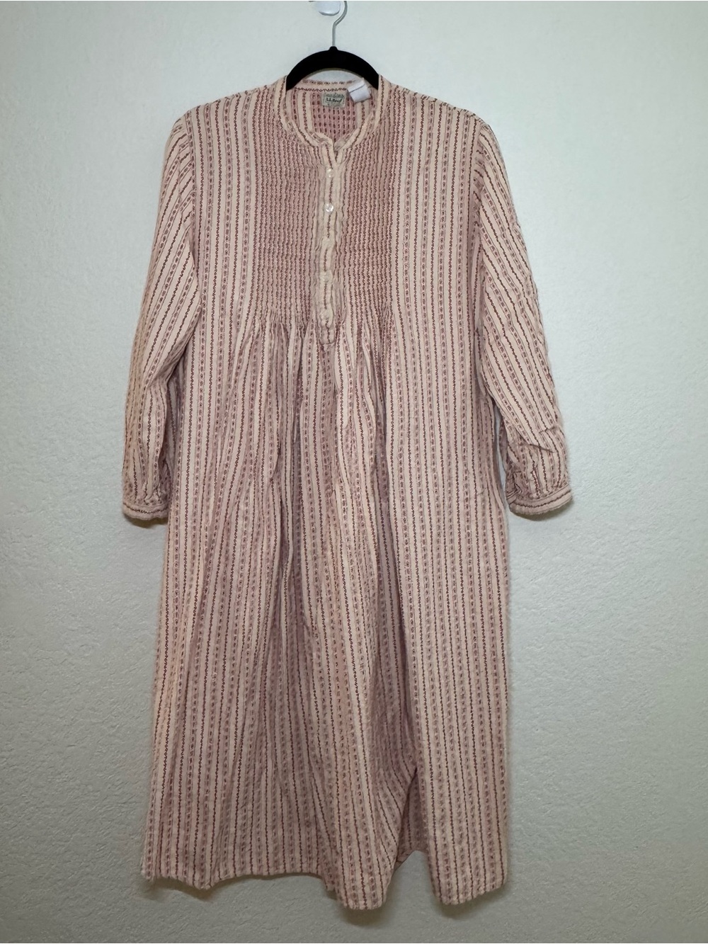 Vtg LL Bean Dobby Pintuck Flannel Nightgown Striped Ivory and Red